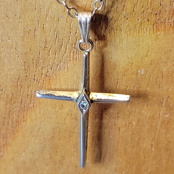 Vintage Marbro 12K Gold Filled Cross w/ 19" Long Gold Tone Chain Costume Jewelry - Picture 3 of 12